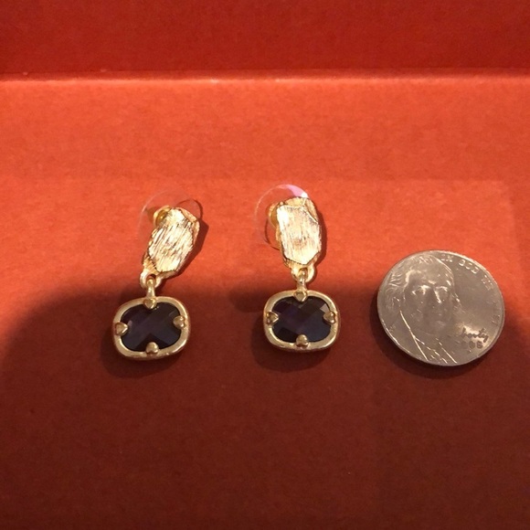 Earrings Gold with purple stone drop pendant earrings - Picture 7 of 7